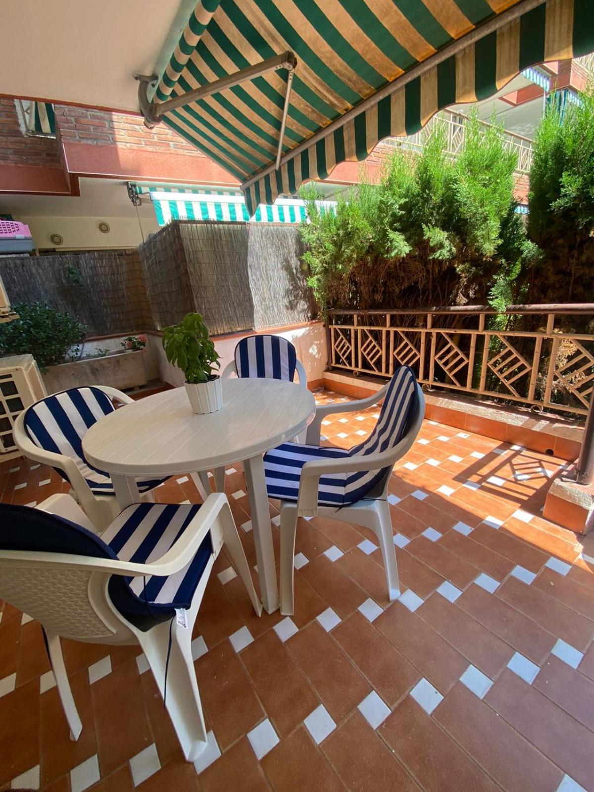 Mediterranean Escape Barcelona Exterior foto